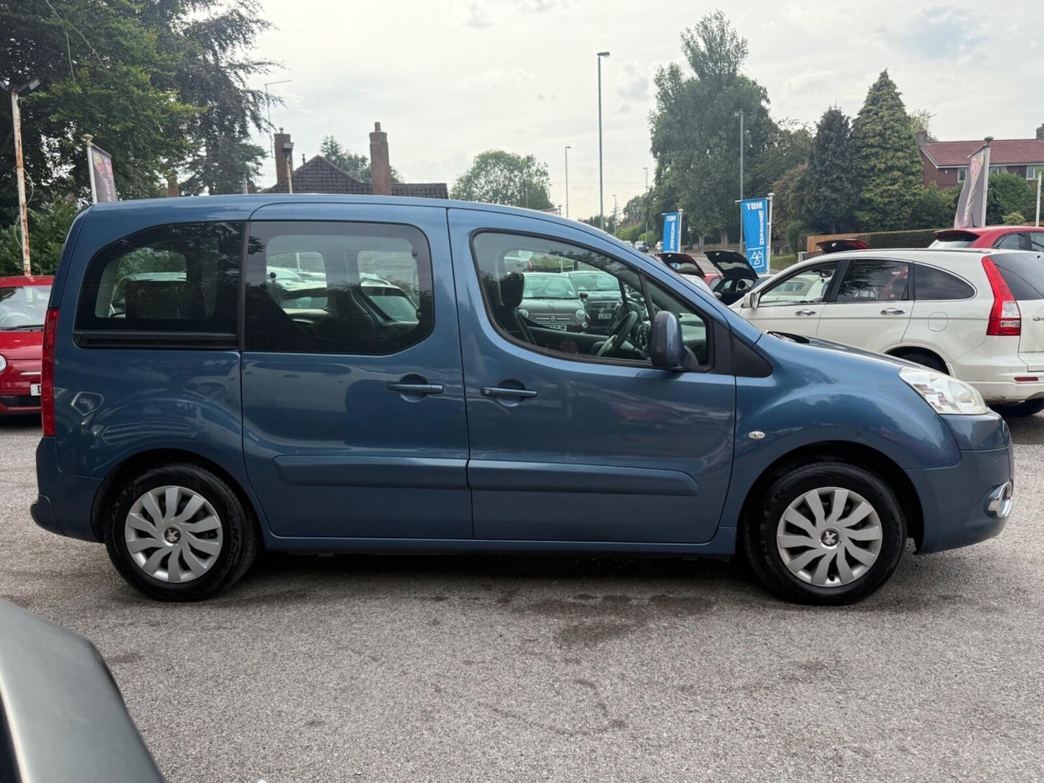 Used Peugeot Partner Tepee 2010 for sale - 76971259: Photo 2
