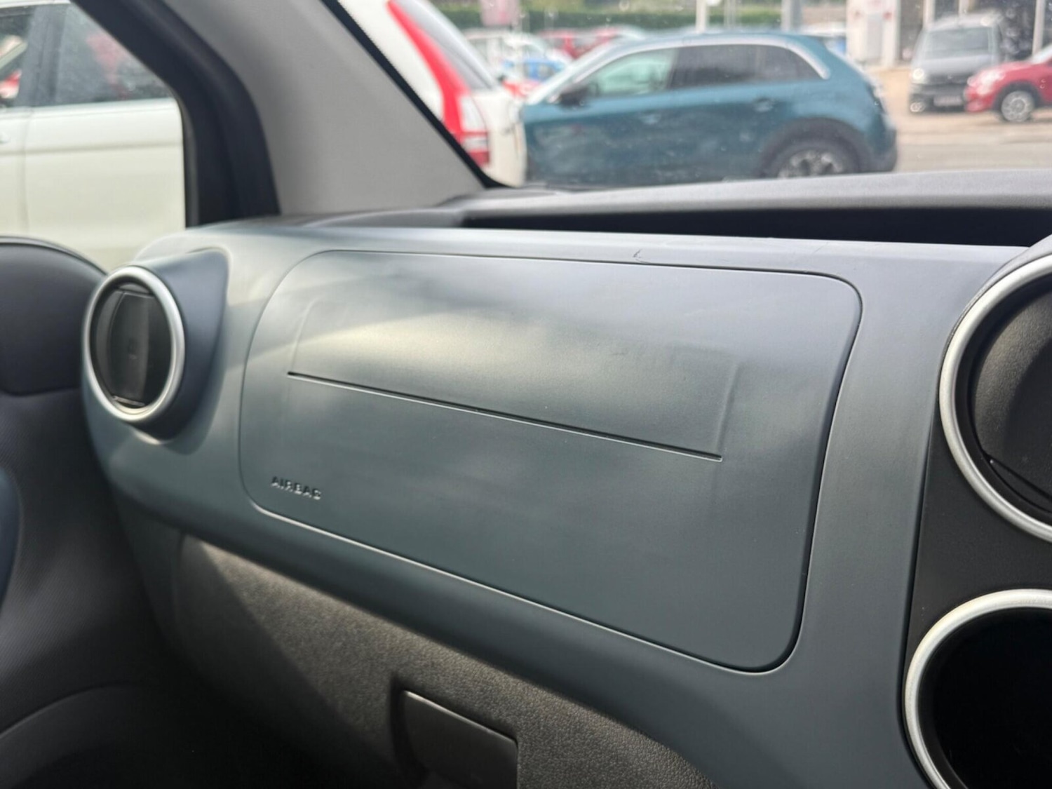 Used Peugeot Partner Tepee 2010 for sale - 76971259: Photo 24