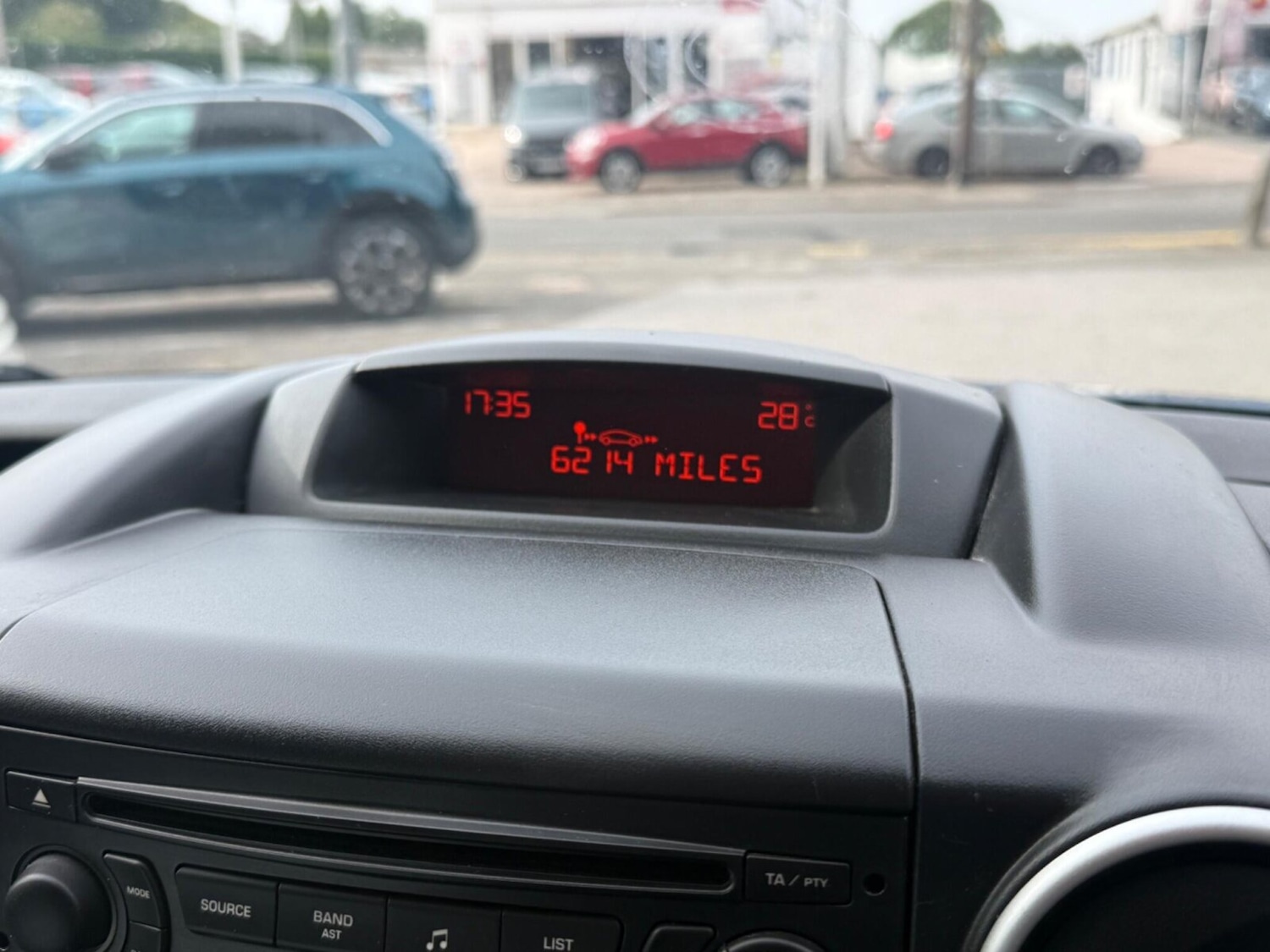 Used Peugeot Partner Tepee 2010 for sale - 76971259: Photo 25