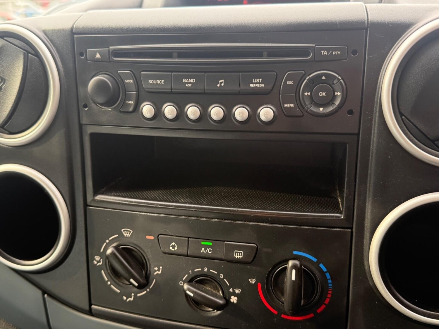 Used Peugeot Partner Tepee 2010 for sale - 76971259: Photo 29