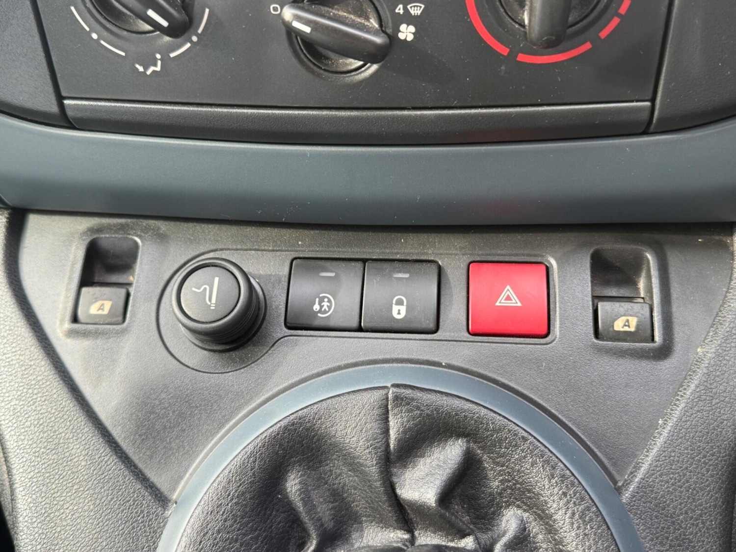 Used Peugeot Partner Tepee 2010 for sale - 76971259: Photo 31