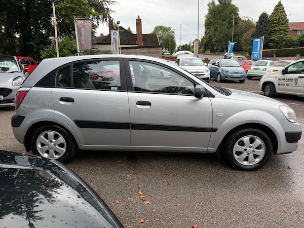 Used Kia Rio 2009 for sale - 76092052: Photo 2