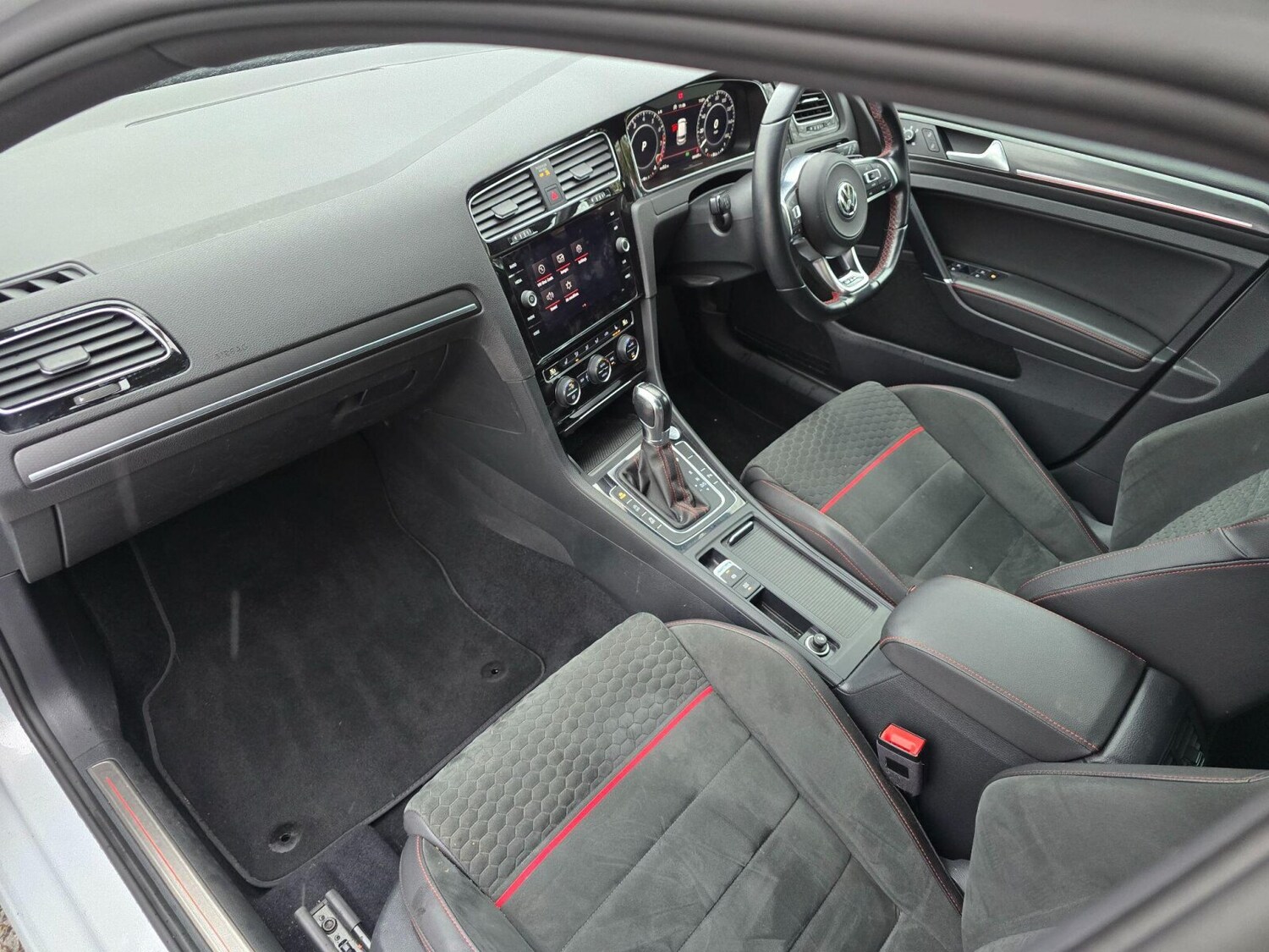 Used Volkswagen Golf 2019 for sale - 76766142: Photo 16