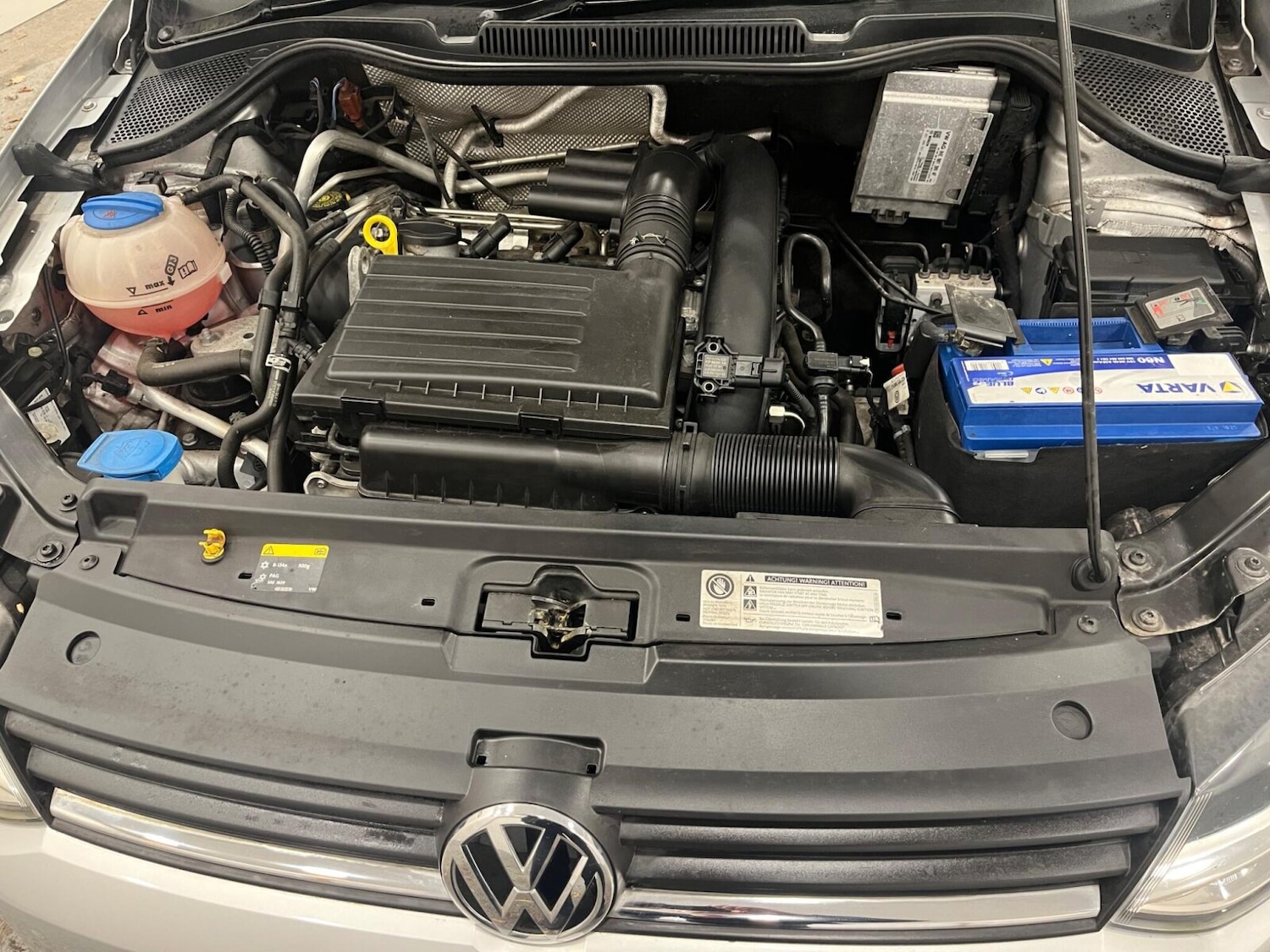 Used Volkswagen Polo 2015 for sale - 77636232: Photo 24