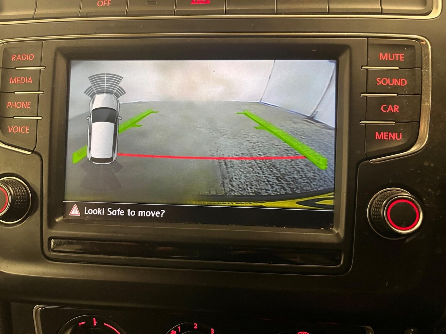 Used Volkswagen Polo 2015 for sale - 77636232: Photo 31