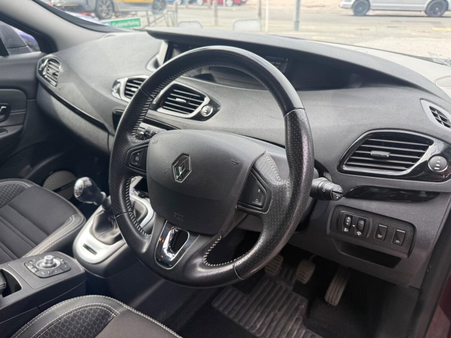 2015 Renault Grand Scenic 1.2 TCe ENERGY Dynamique TomTom Euro 5 (s/s) 5dr MPV P - Picture 22 of 24
