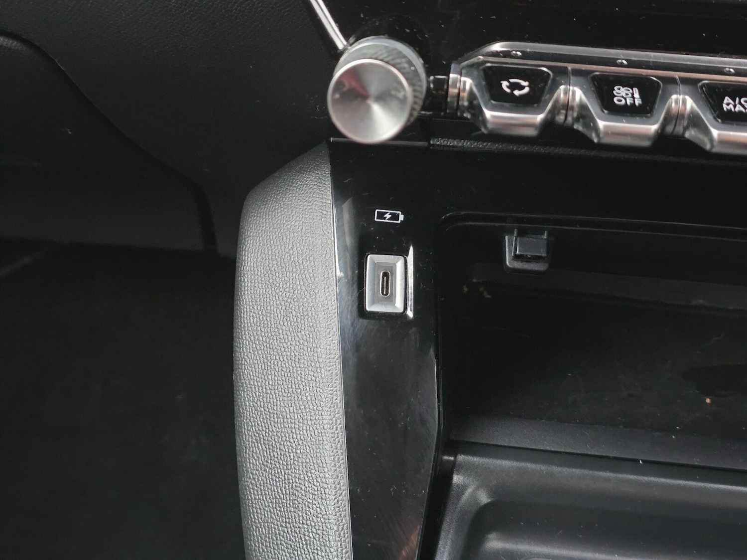 Used Peugeot 2008 2021 for sale - 76773134: Photo 13