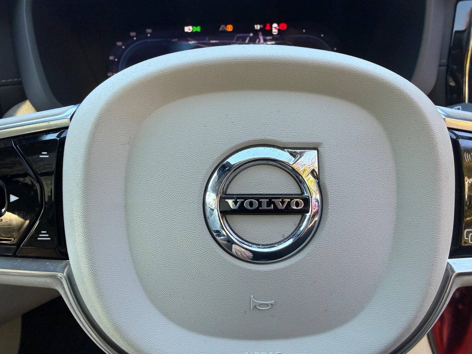 Used Volvo XC60 2022 for sale - 76428053: Photo 23