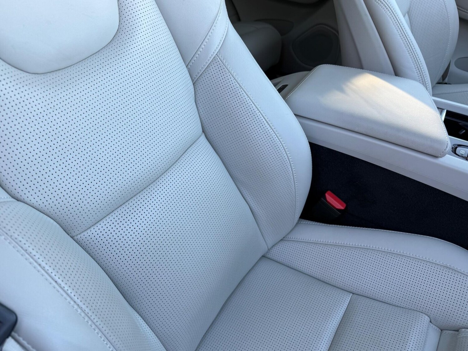 Used Volvo XC60 2022 for sale - 76428053: Photo 25