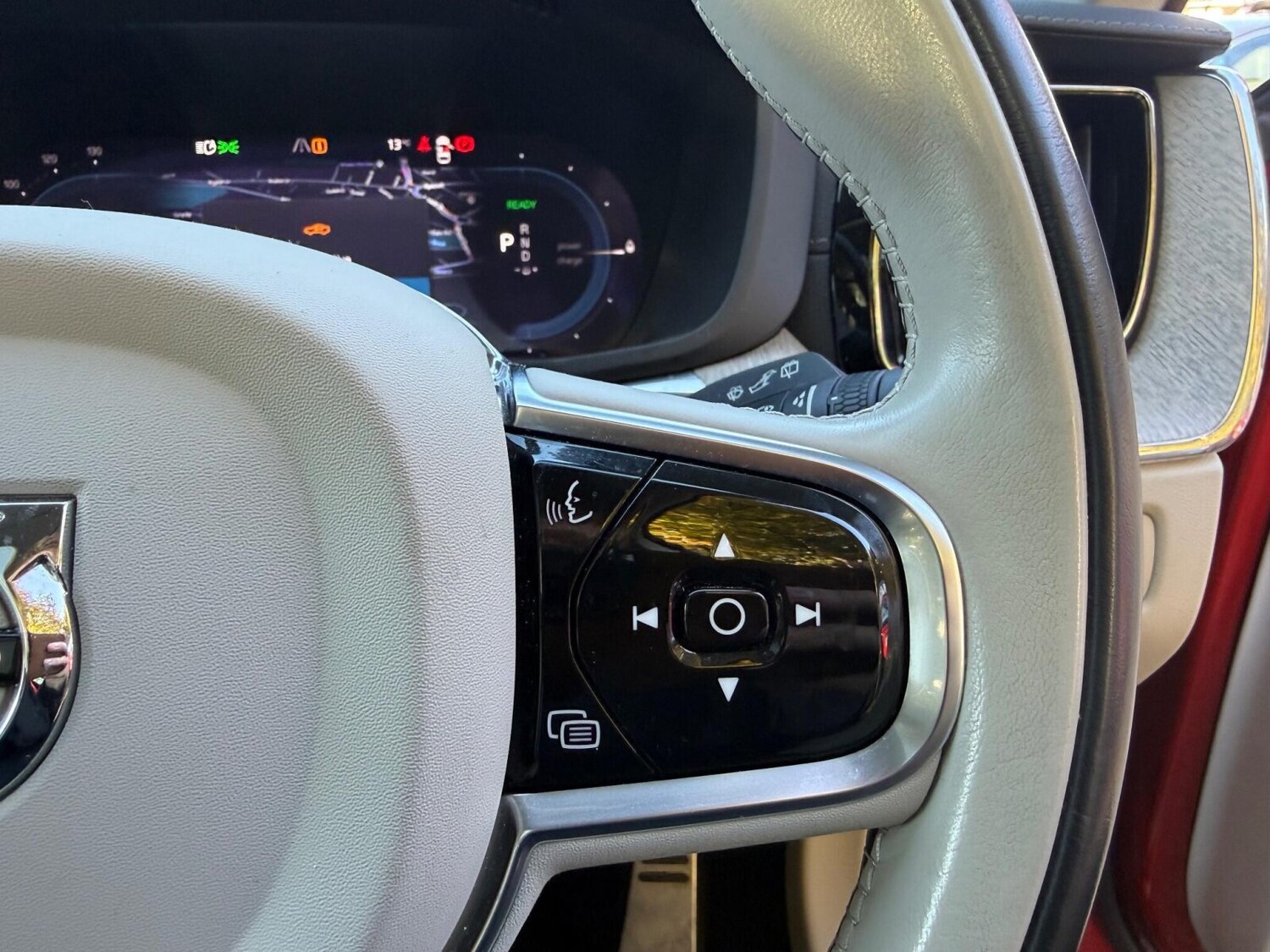 Used Volvo XC60 2022 for sale - 76428053: Photo 28