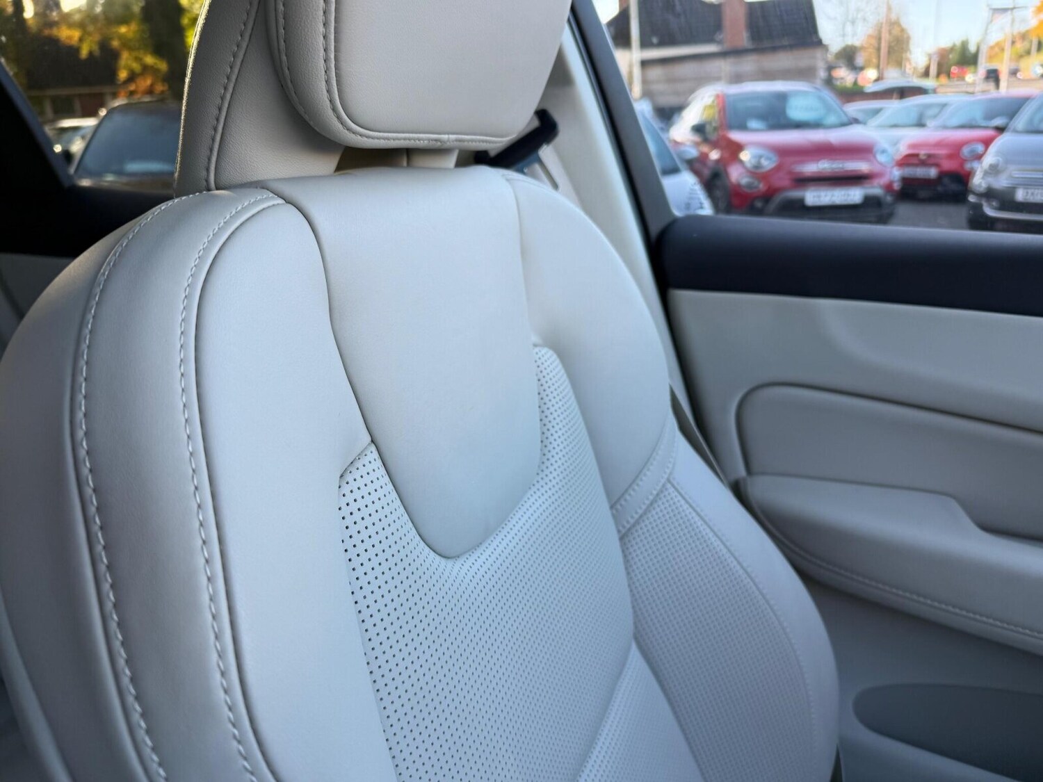 Used Volvo XC60 2022 for sale - 76428053: Photo 30