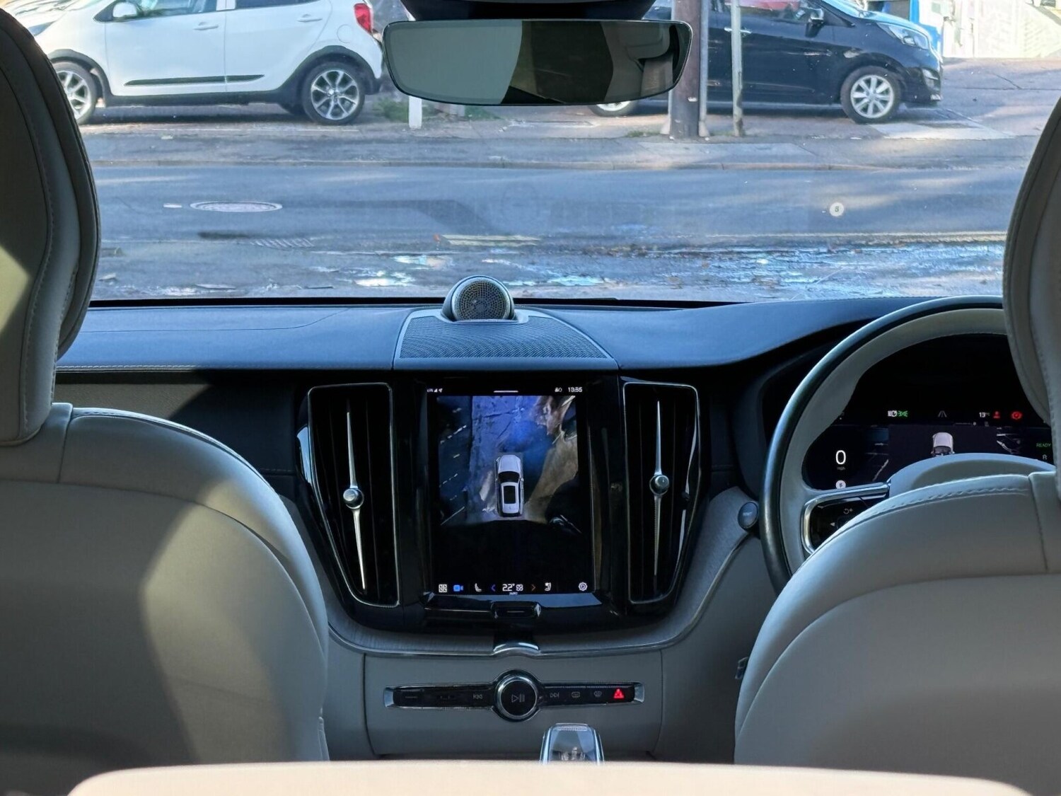 Used Volvo XC60 2022 for sale - 76428053: Photo 6