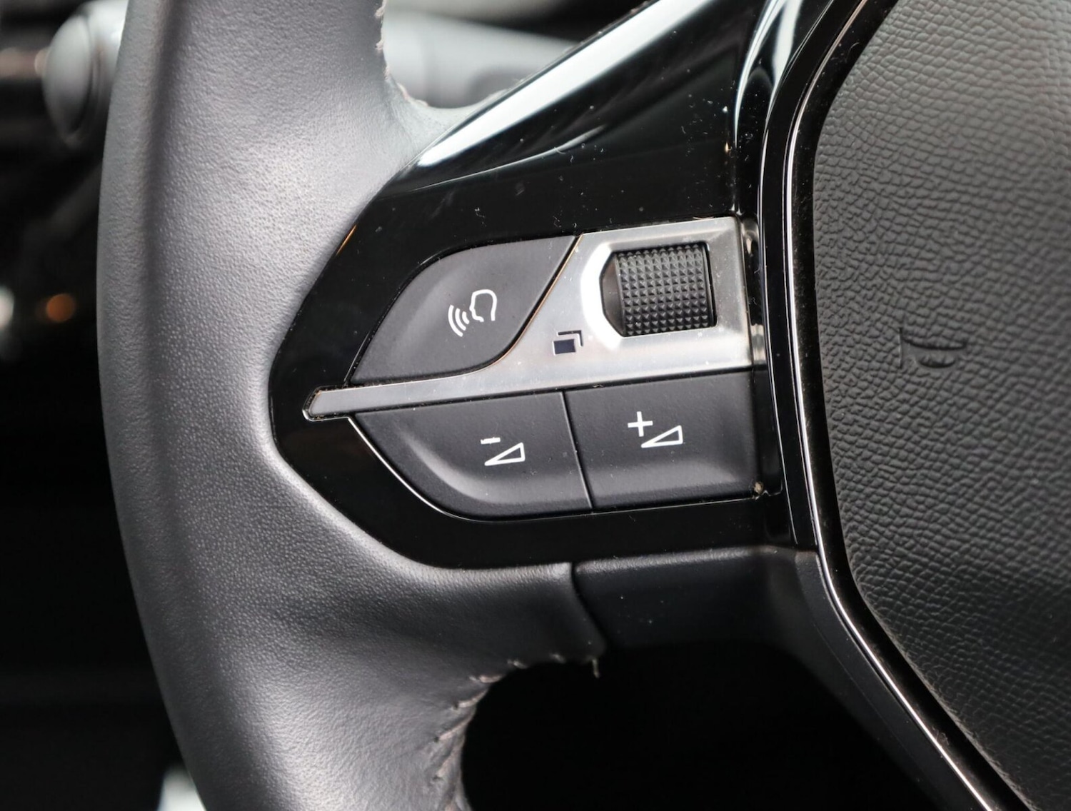 Used Peugeot 2008 2022 for sale - 76675379: Photo 17