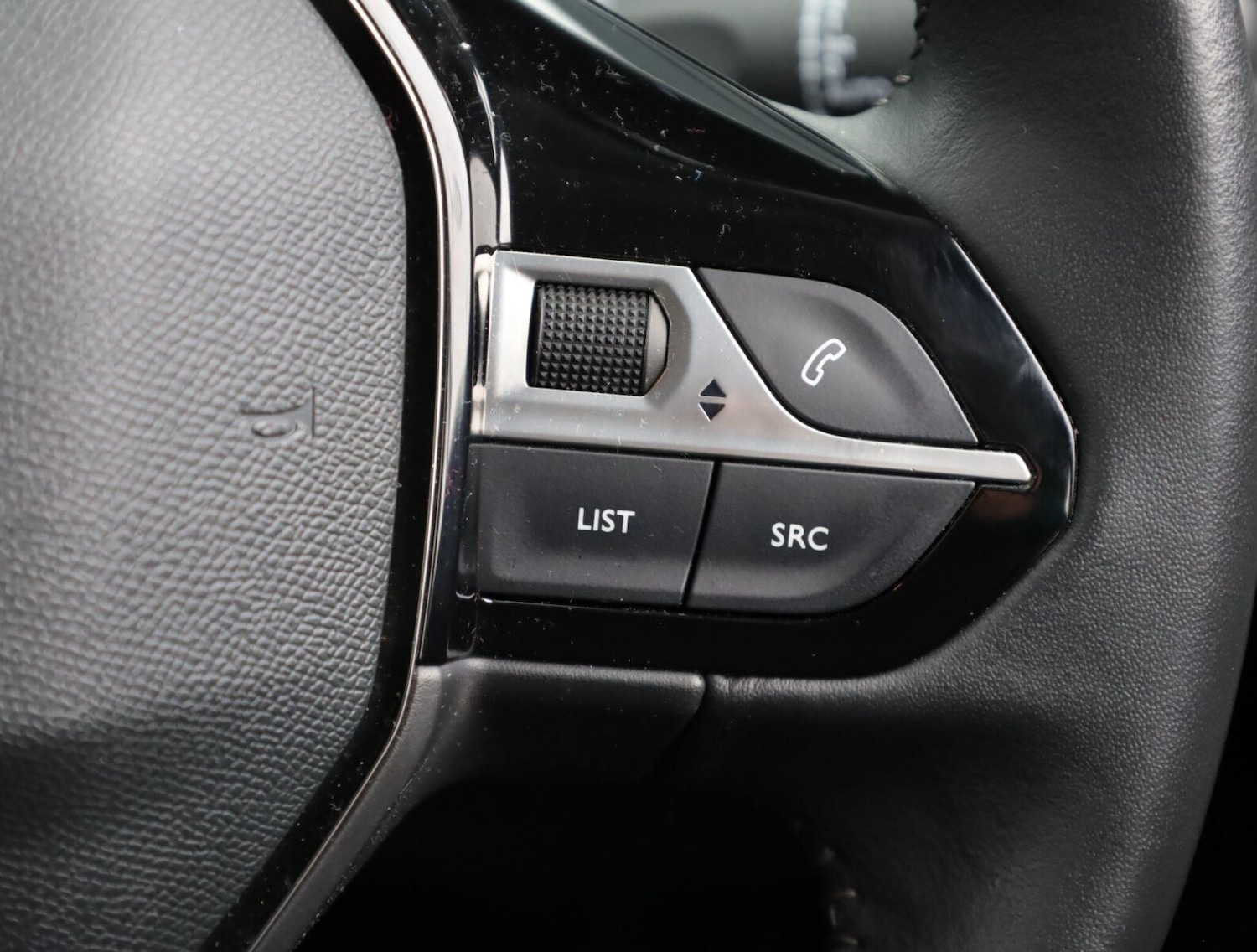 Used Peugeot 2008 2022 for sale - 76675379: Photo 18