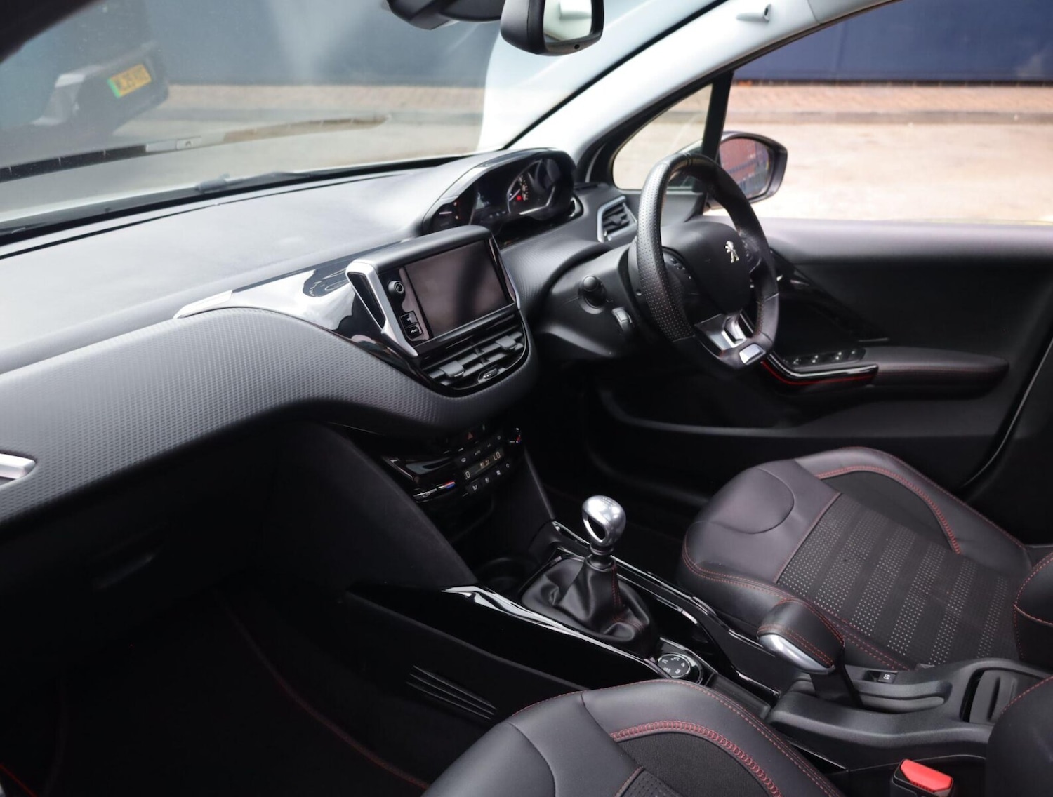 Used Peugeot 2008 2018 for sale - 76885102: Photo 11