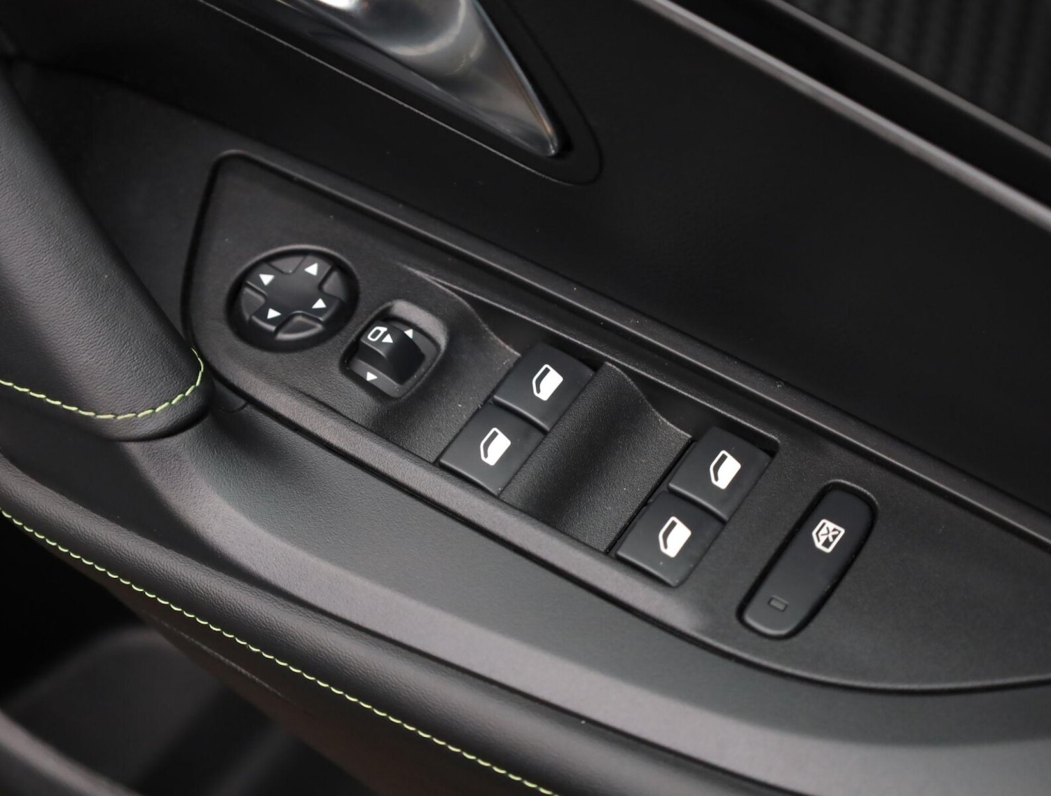 Used Peugeot 2008 2024 for sale - 76678005: Photo 17