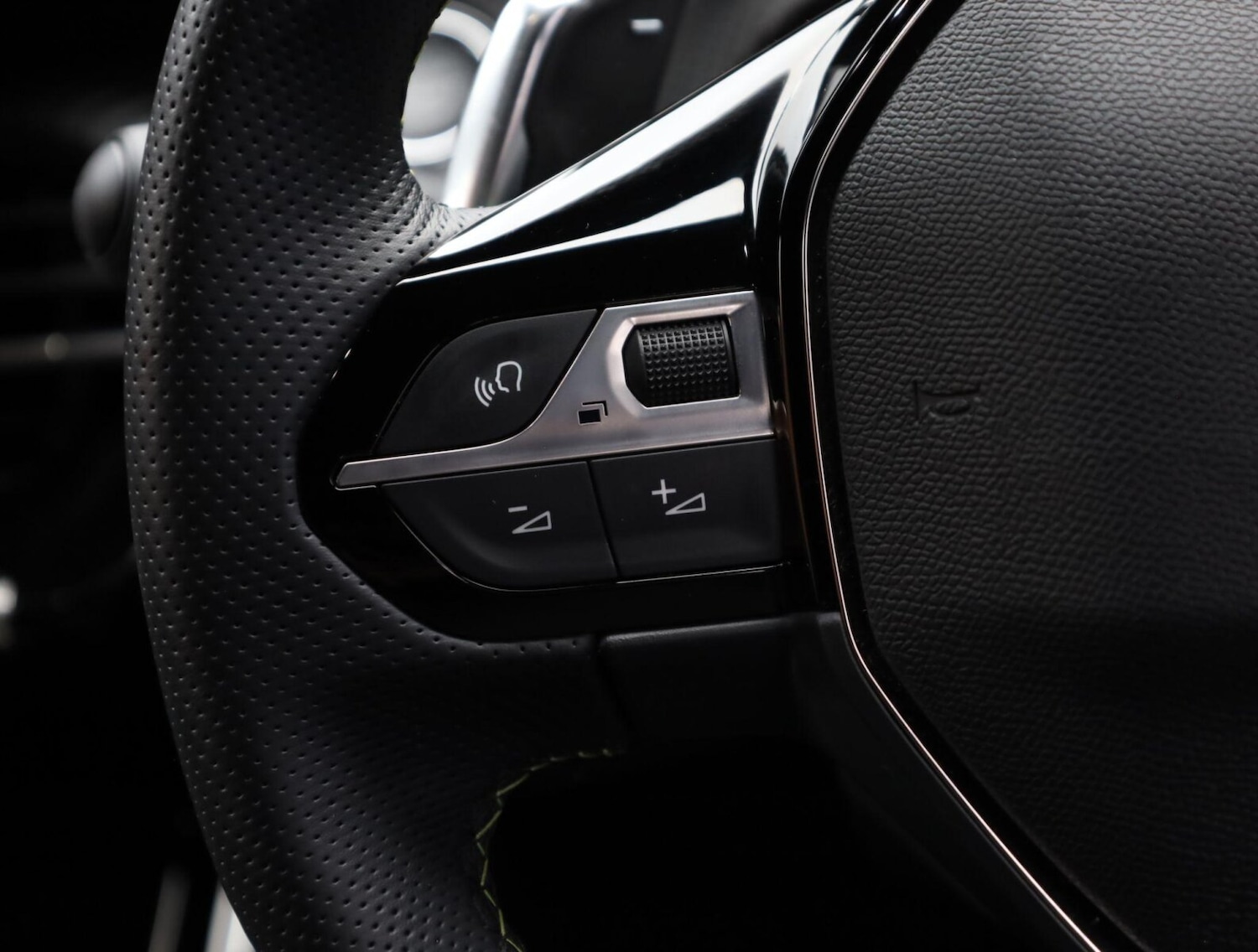 Used Peugeot 2008 2024 for sale - 76678005: Photo 22