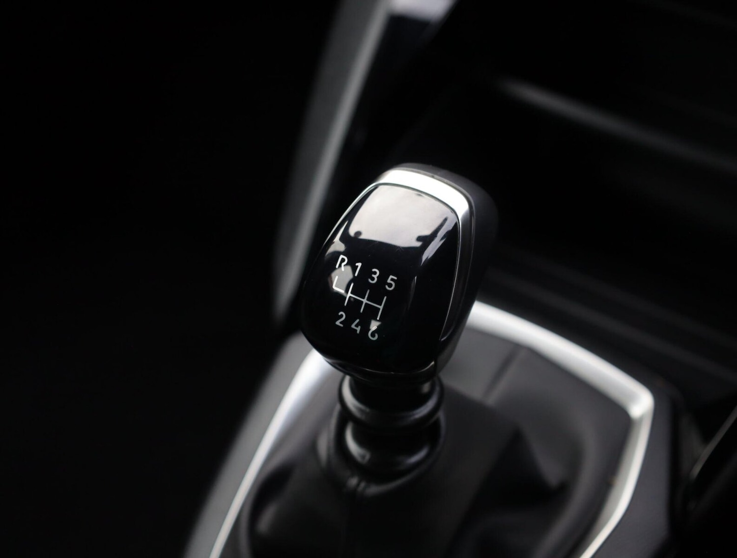 Used Peugeot 2008 2023 for sale - 76676032: Photo 11