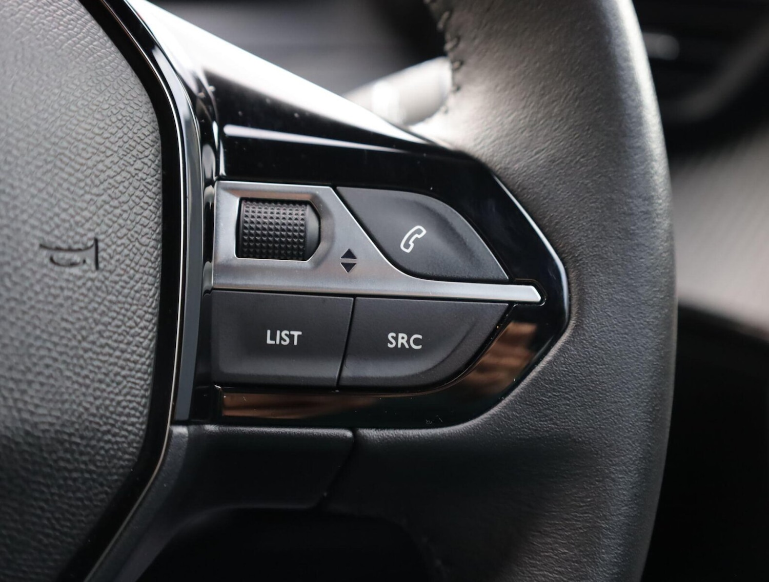 Used Peugeot 2008 2023 for sale - 76676032: Photo 21