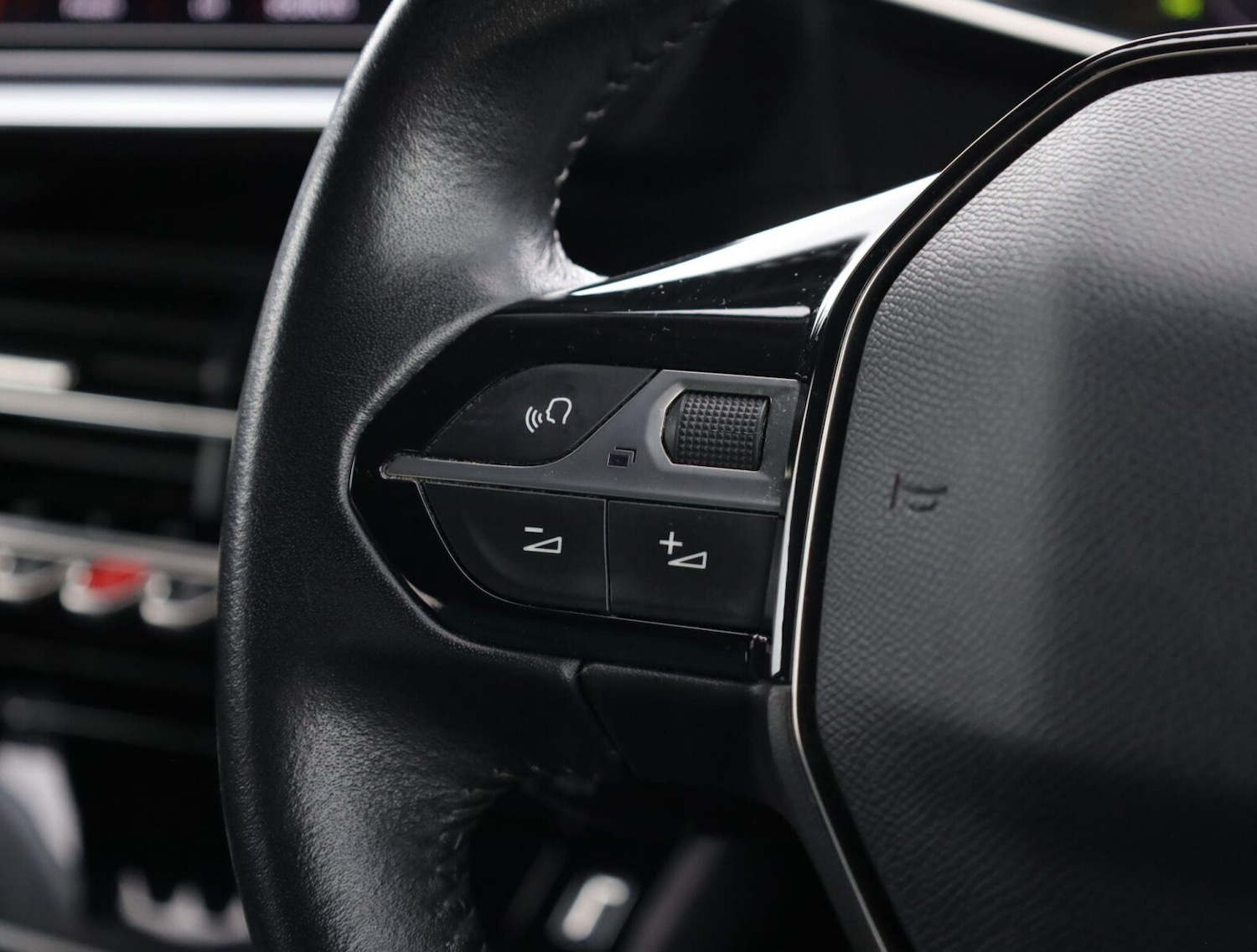 Used Peugeot 2008 2020 for sale - 76979204: Photo 19