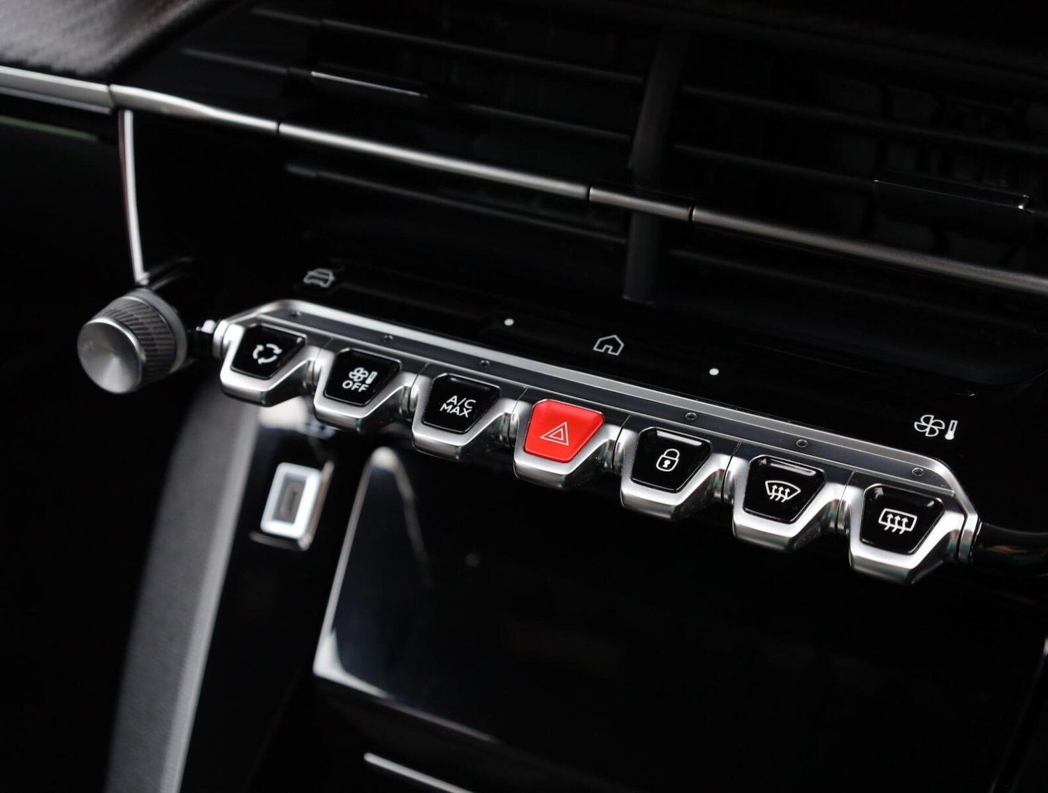 Used Peugeot 2008 2024 for sale - 76987040: Photo 22