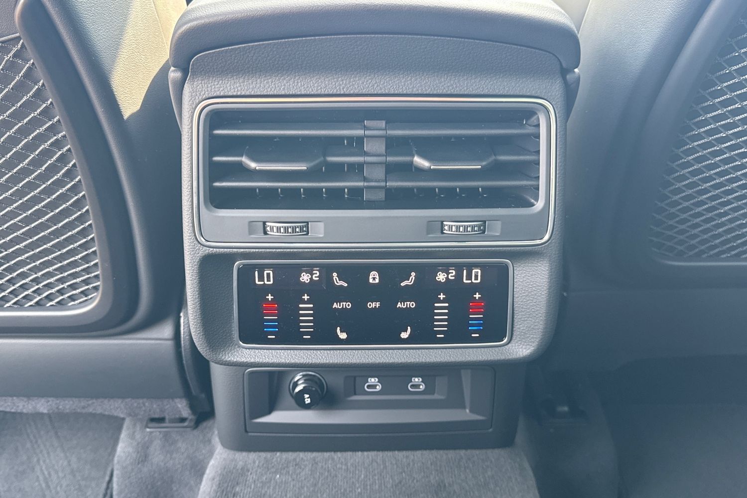 Used Audi SQ8 2025 for sale - 76421356: Photo 37