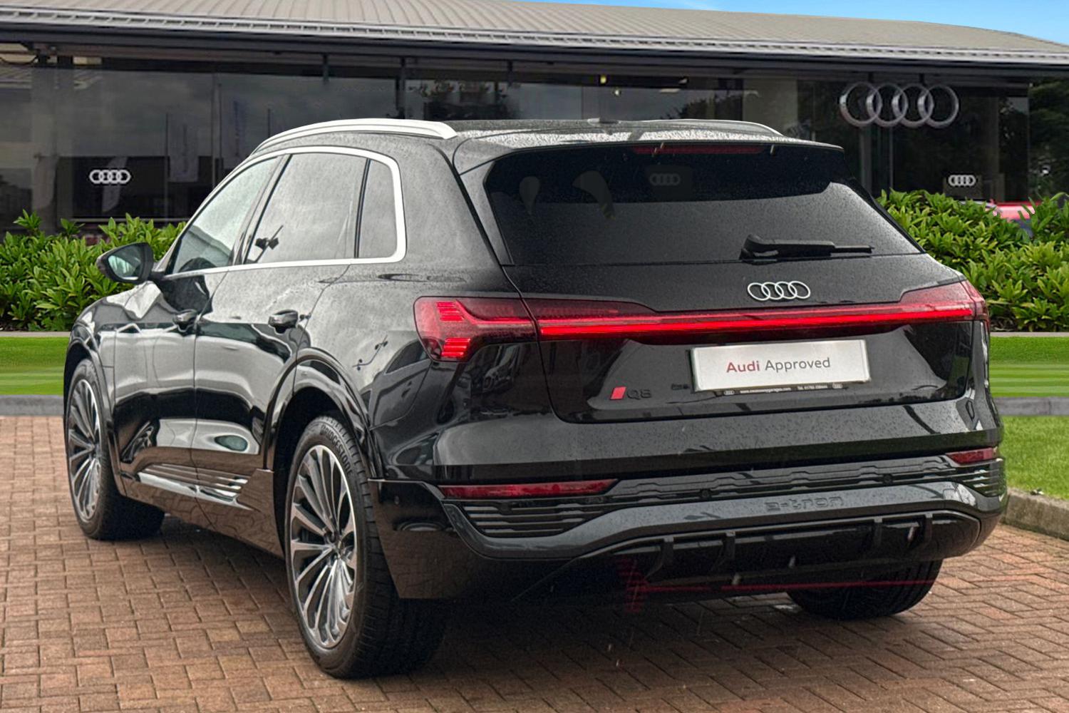 Used Audi Q8 e-tron 2024 for sale - 76158299: Photo 2