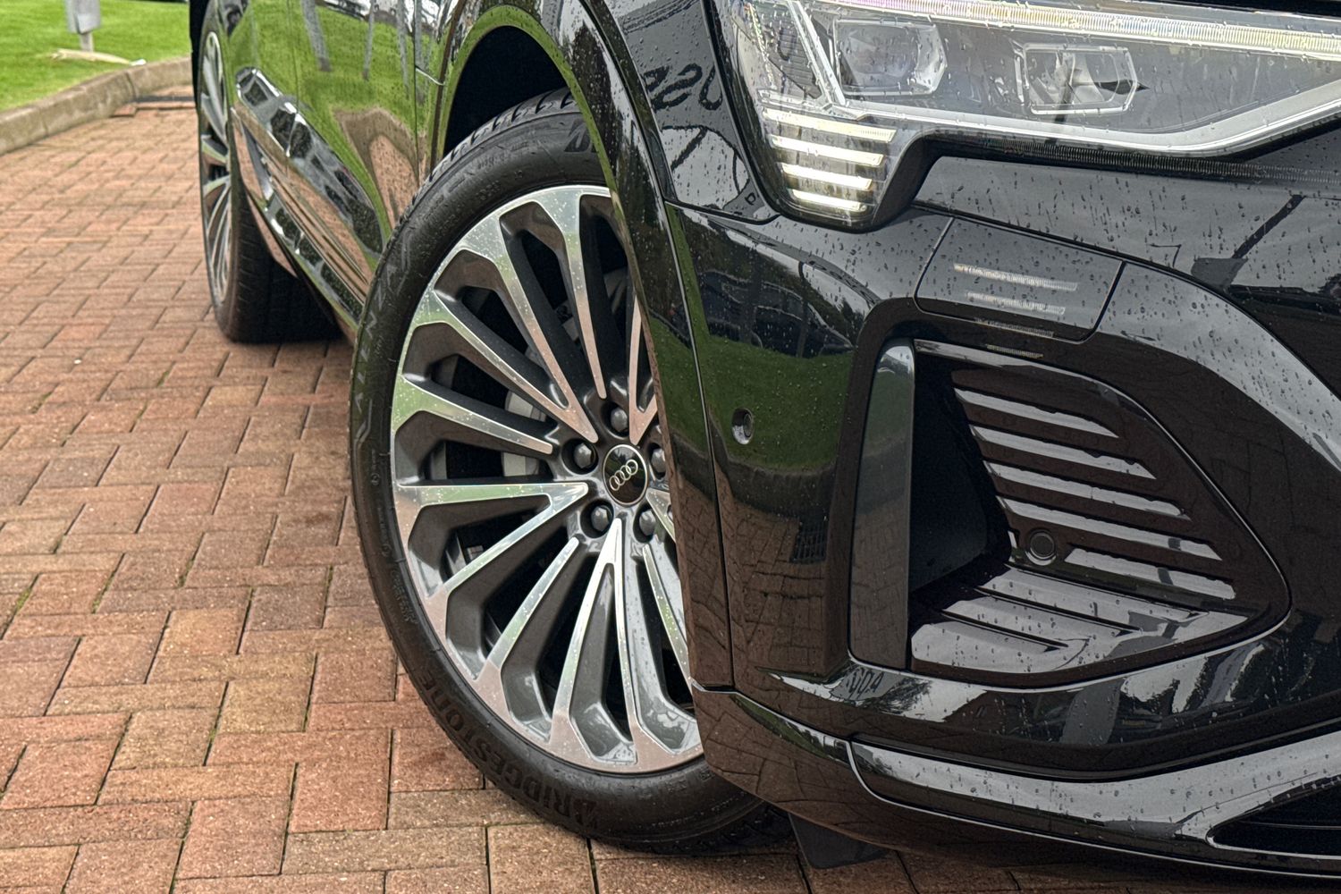 Used Audi Q8 e-tron 2024 for sale - 76158299: Photo 26