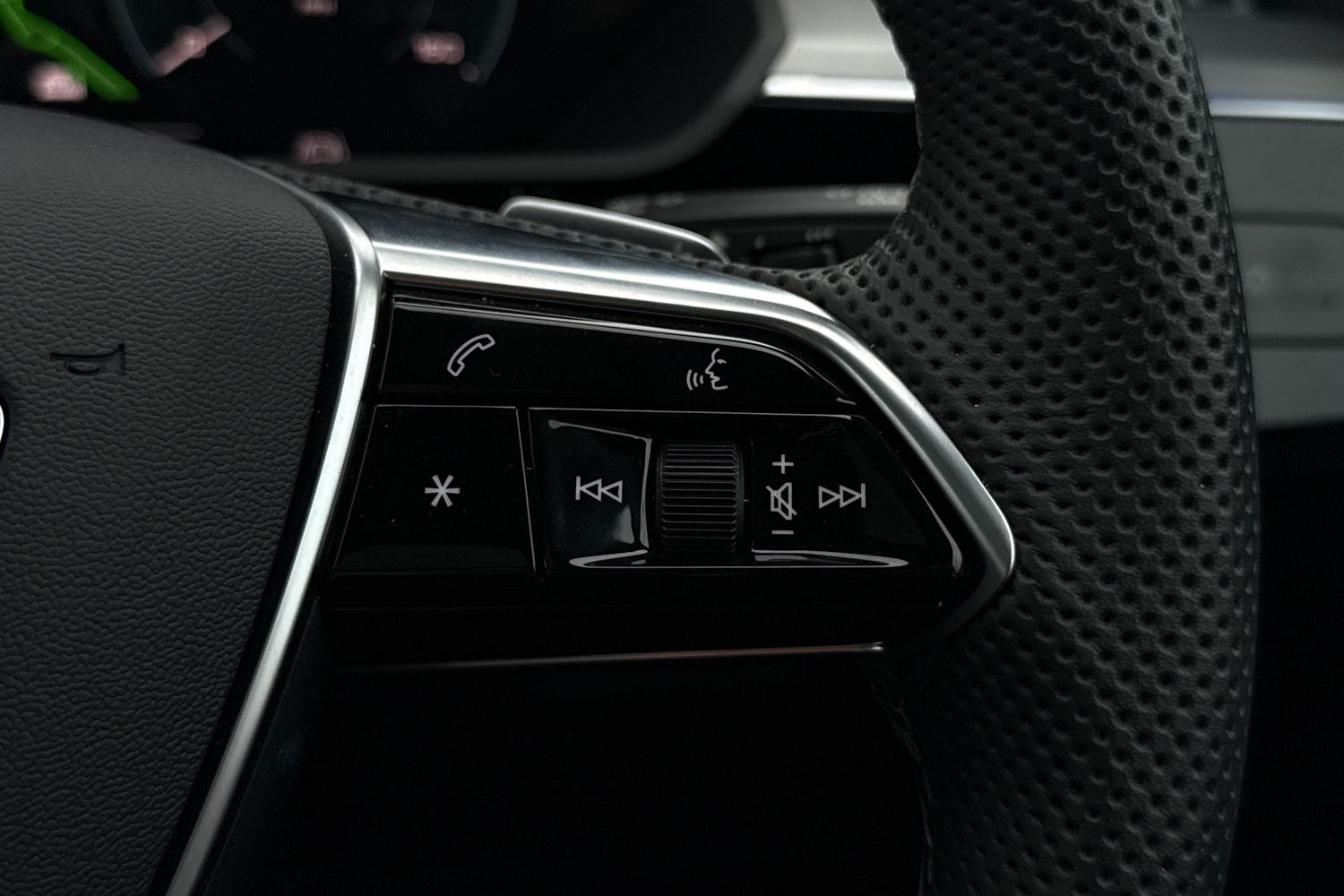 Used Audi Q8 e-tron 2024 for sale - 76158299: Photo 36