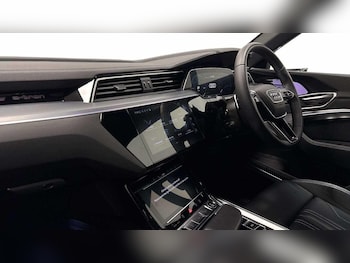 Used Audi Q8 2024 for sale - 78566621: Photo