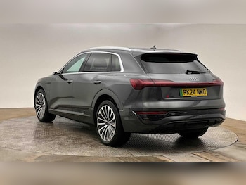 Used Audi Q8 2024 for sale - 78566621: Photo