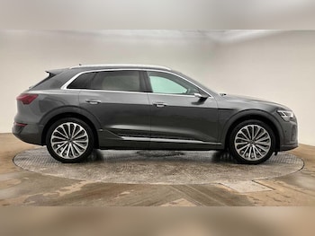 Used Audi Q8 2024 for sale - 78566621: Photo
