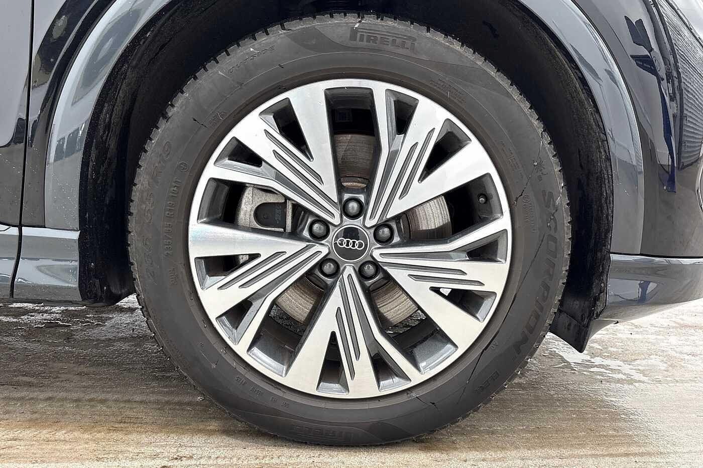 Used Audi Q4 e-tron 2025 for sale - 77820259: Photo 5