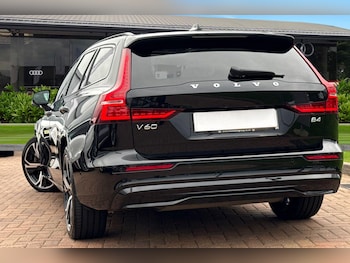 Used Volvo V60 2023 for sale - 76224731: Photo 2