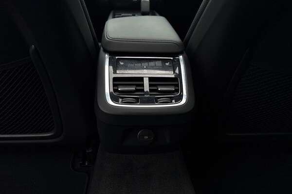 Used Volvo V60 2023 for sale - 76224731: Photo 37