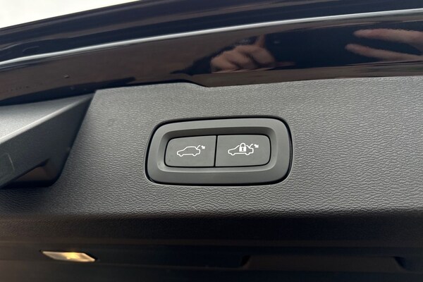 Used Volvo V60 2023 for sale - 76224731: Photo 40
