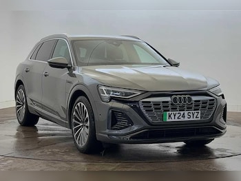 Audi - Q8