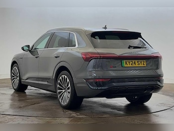 Used Audi Q8 2024 for sale - 76232568: Photo 3