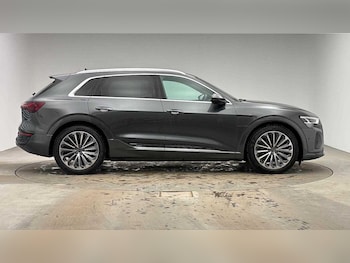 Used Audi Q8 2025 for sale - 78367762: Photo