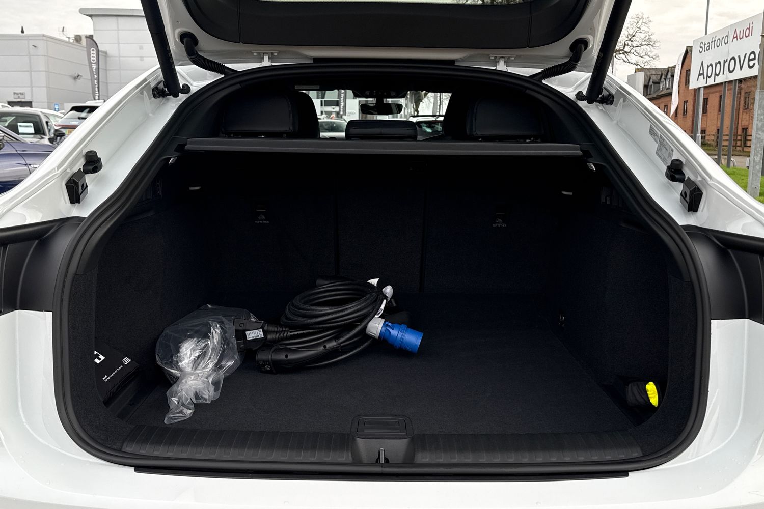 Used Audi Q6 e-tron 2025 for sale - 77996518: Photo 7