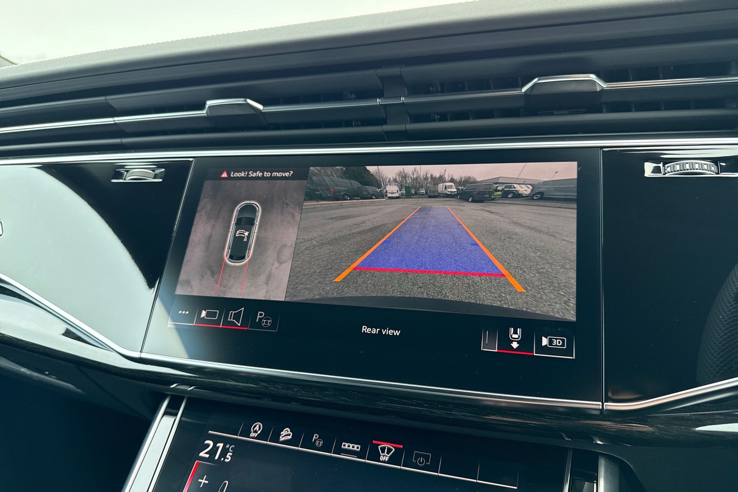 Used Audi Q8 2025 for sale - 77700700: Photo 44