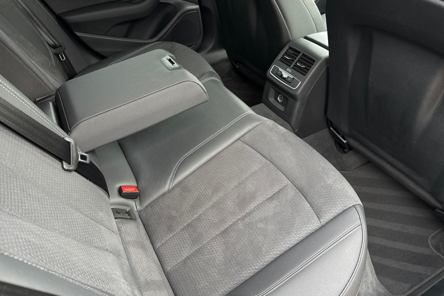 Used Audi A4 2022 for sale - 77733763: Photo 40