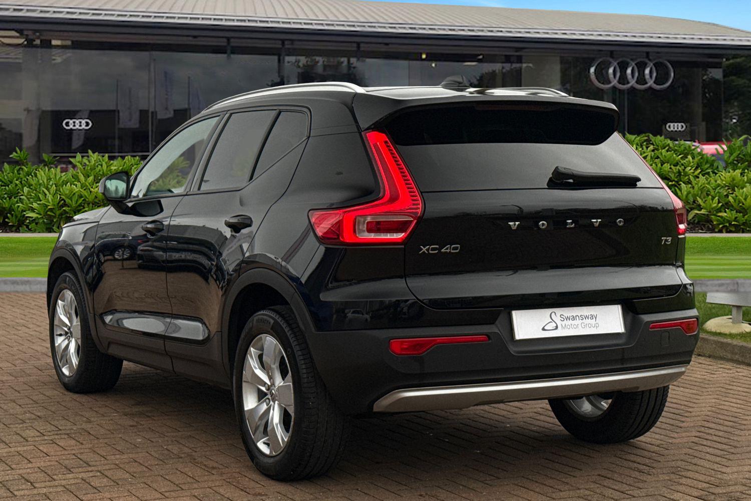 Used Volvo XC40 2021 for sale - 77334300: Photo 2
