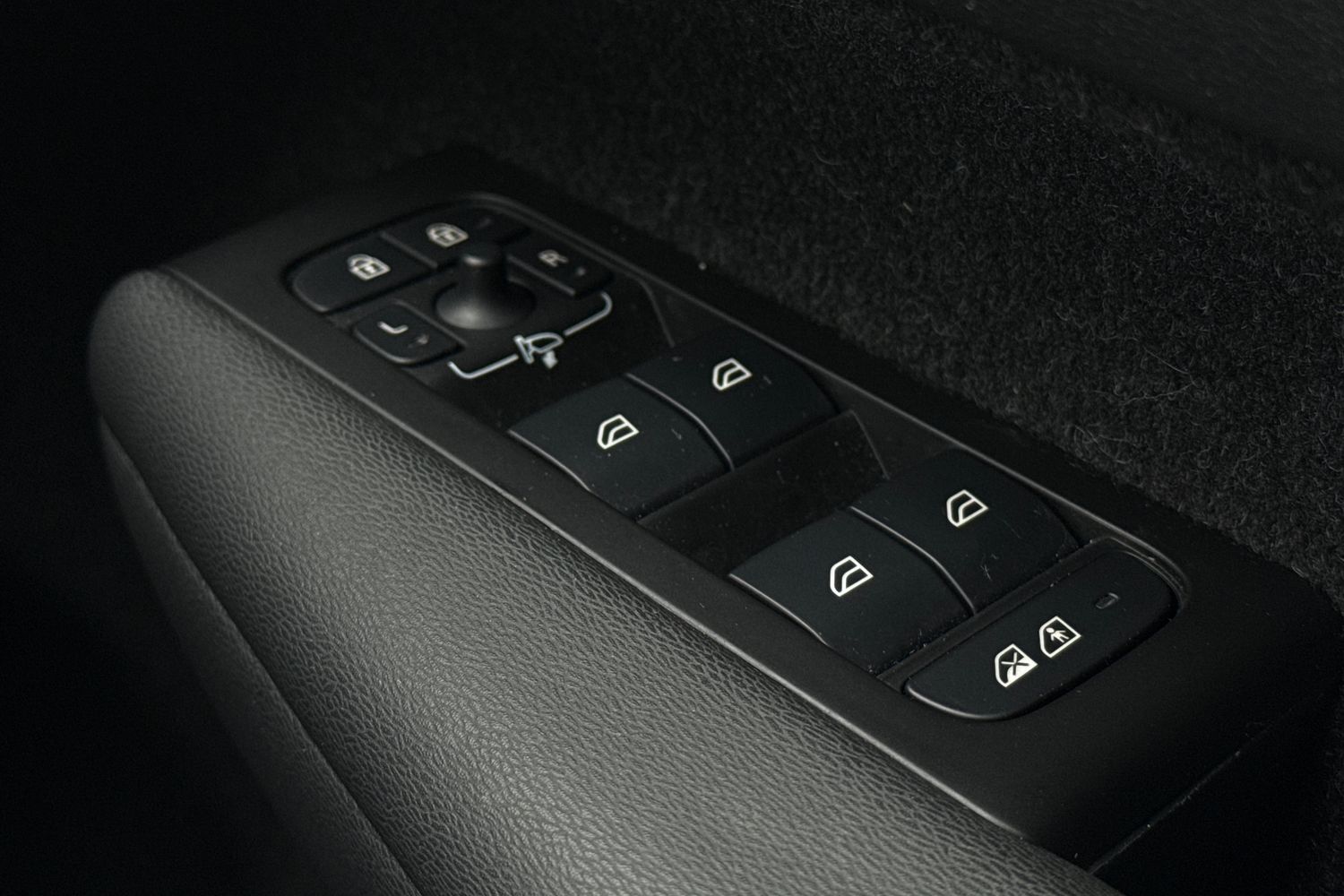 Used Volvo XC40 2021 for sale - 77334300: Photo 39