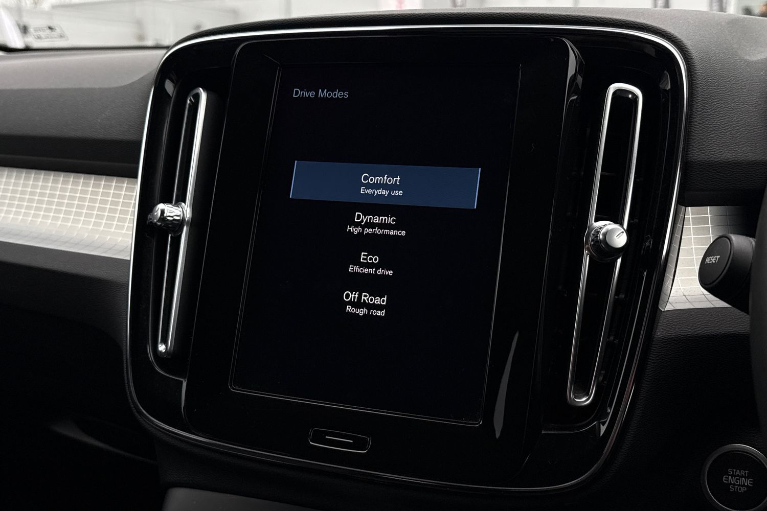 Used Volvo XC40 2021 for sale - 77334300: Photo 41