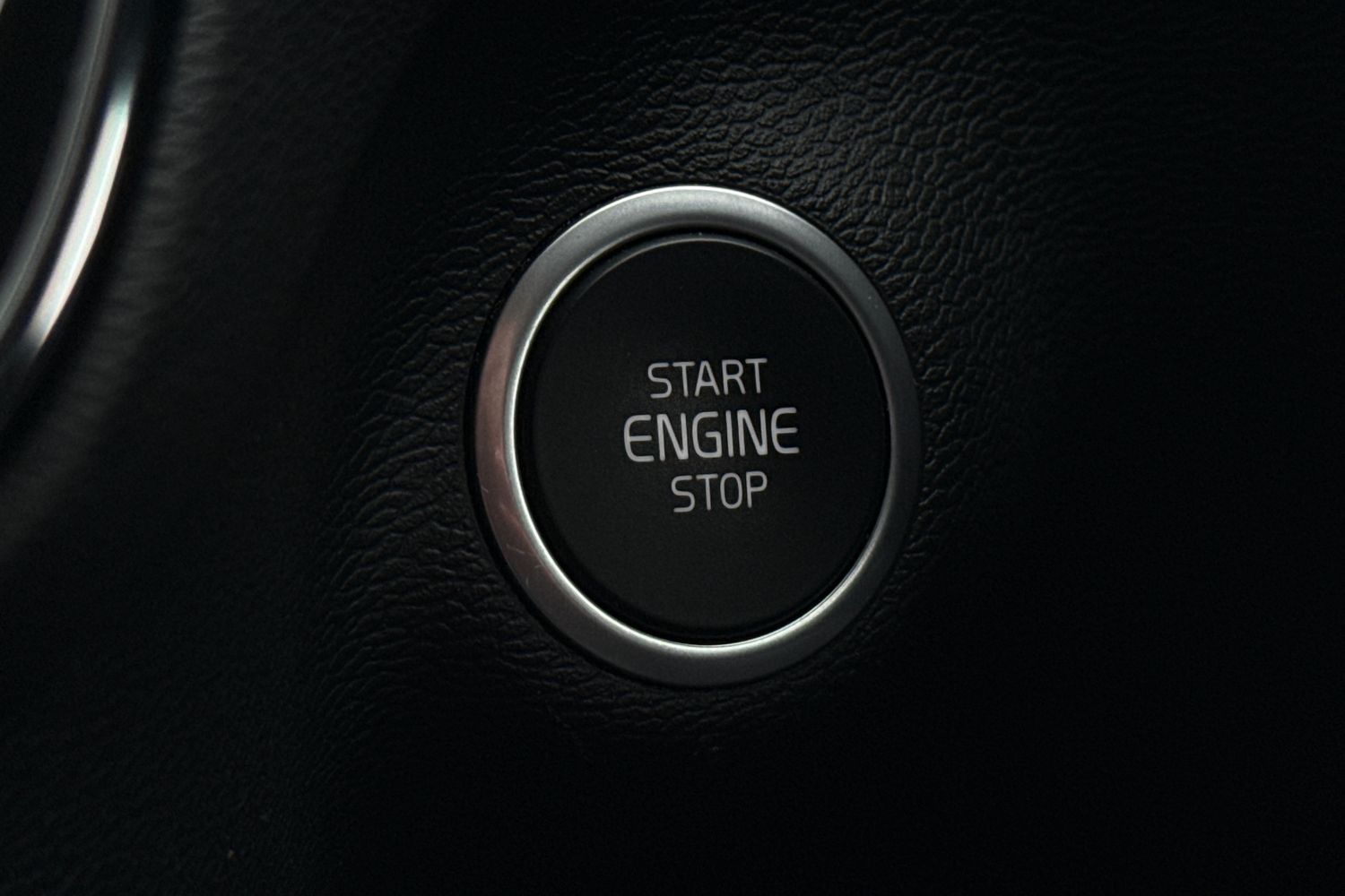 Used Volvo XC40 2021 for sale - 77334300: Photo 44