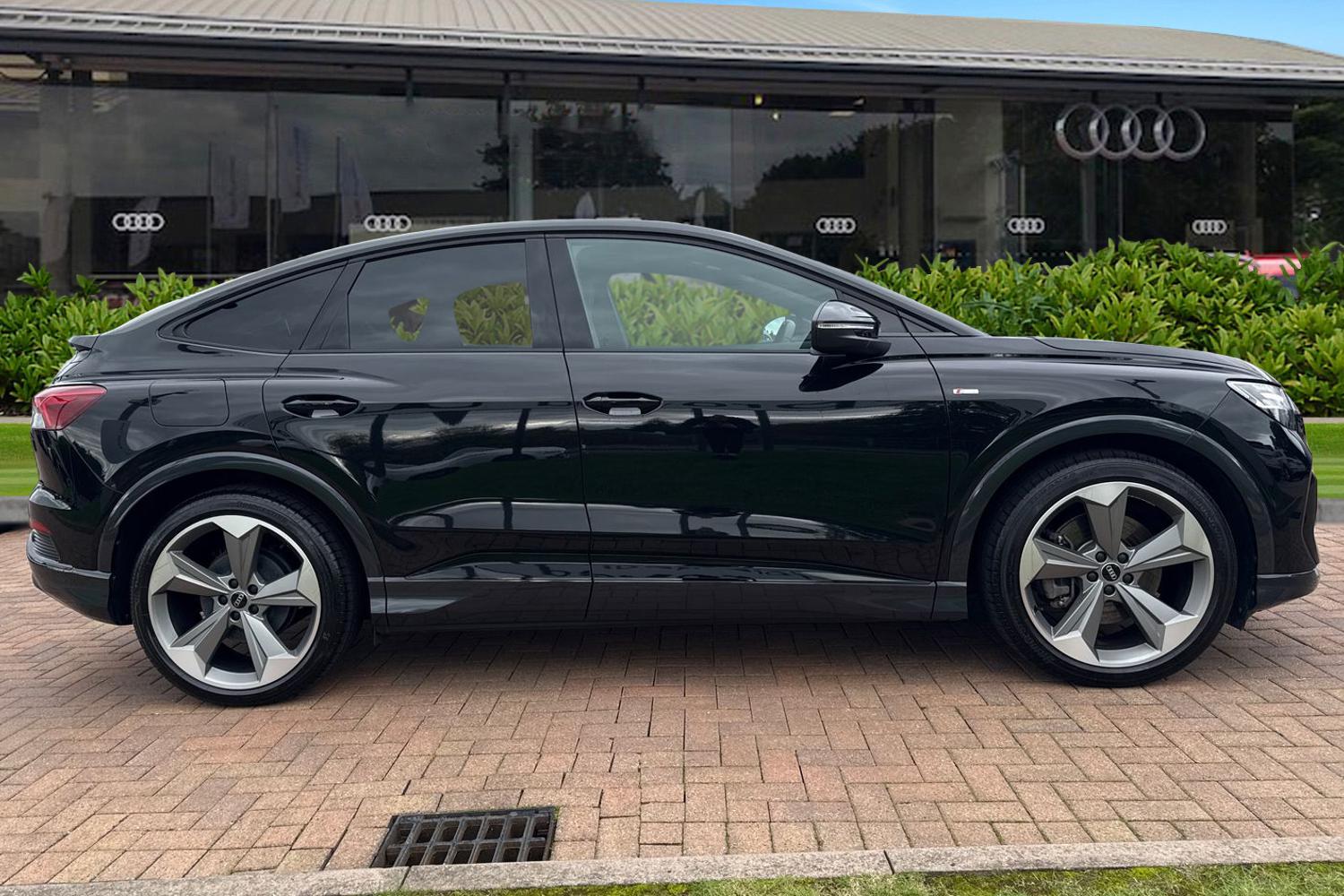 Used Audi Q4 e-tron 2024 for sale - 76197669: Photo 3