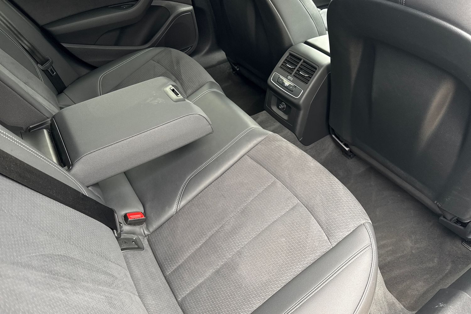 Used Audi A4 Avant 2024 for sale - 76232539: Photo 42
