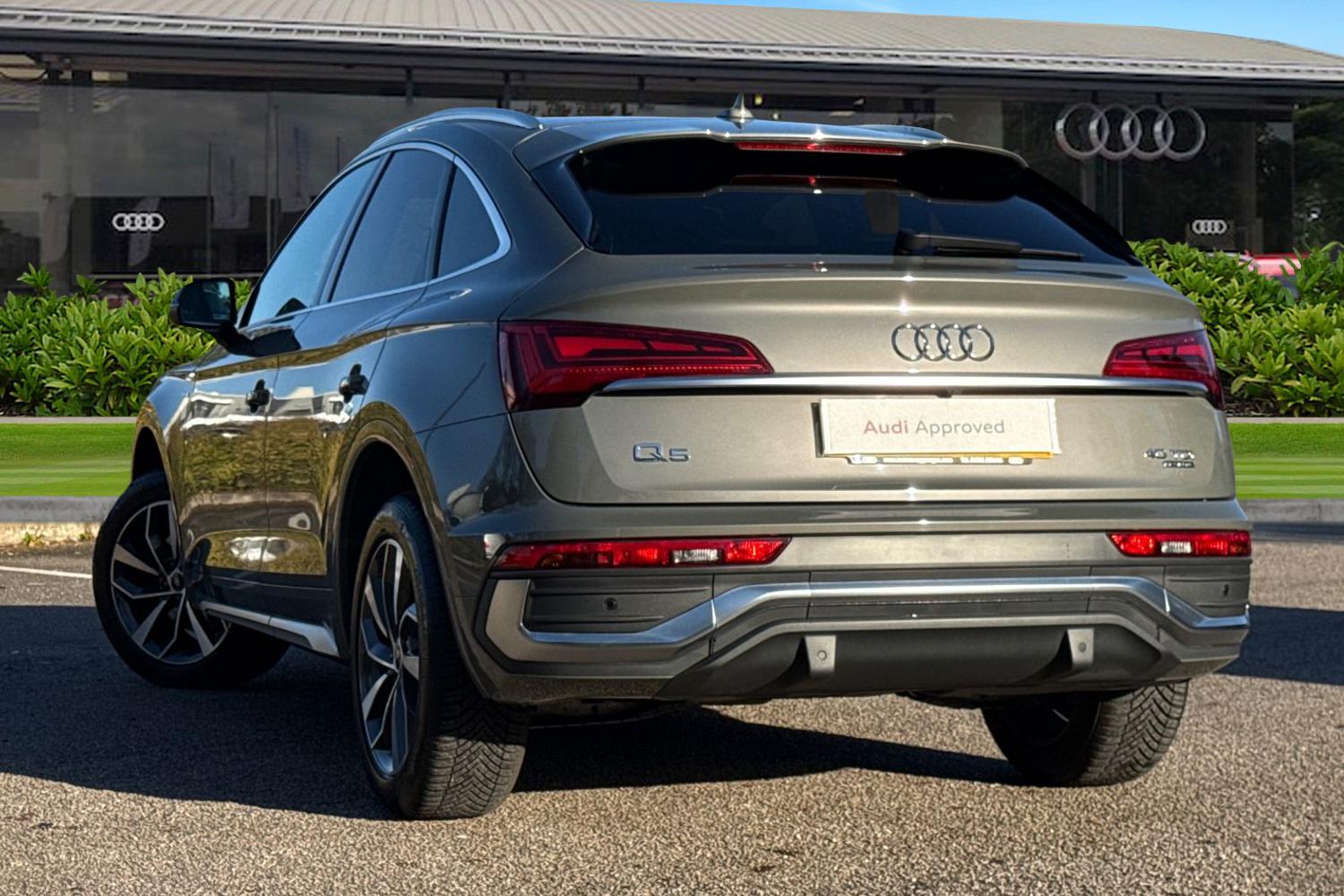 Used Audi Q5 2023 for sale - 76705611: Photo 2