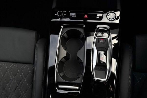 Used Audi Q6 e-tron 2025 for sale - 76274743: Photo 60
